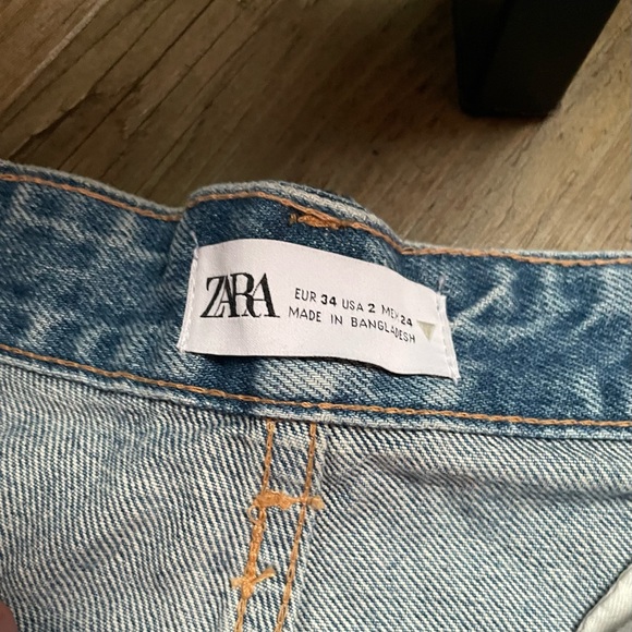 Zara distressed blue jeans, size 2 - Picture 2 of 3